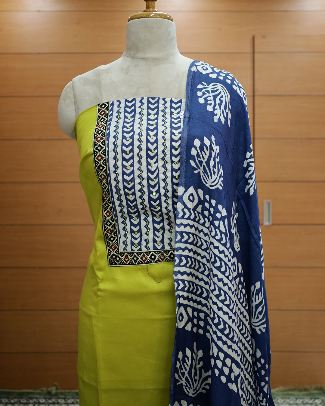 Women's Unstitched Salwar Suit - 1305