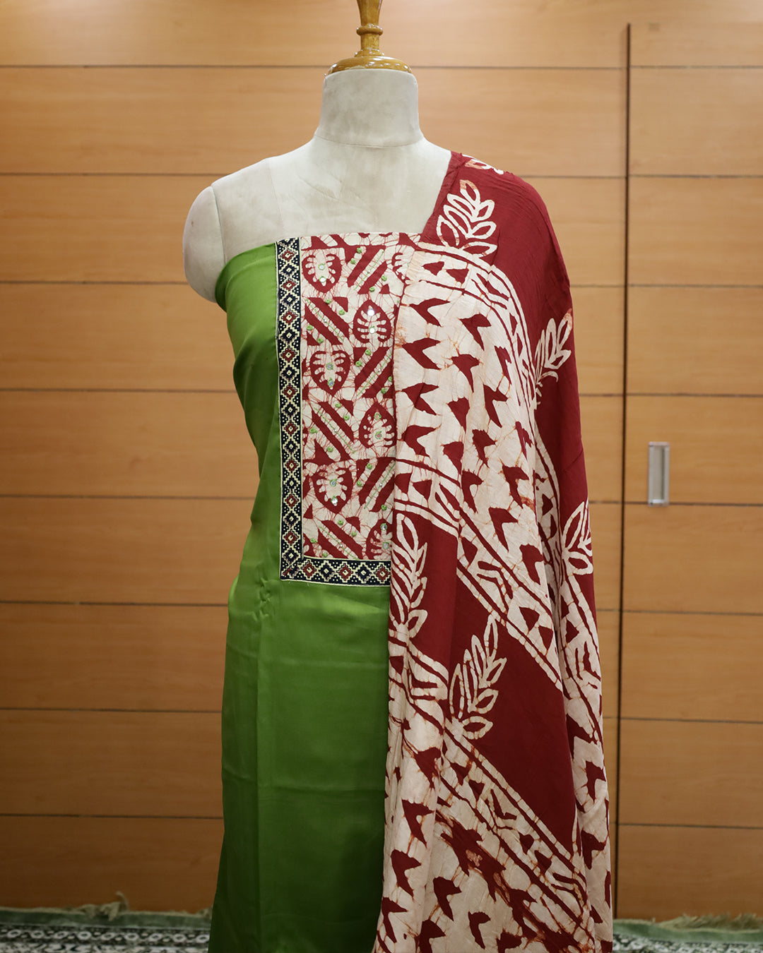 Women's Unstitched Salwar Suit - 1305