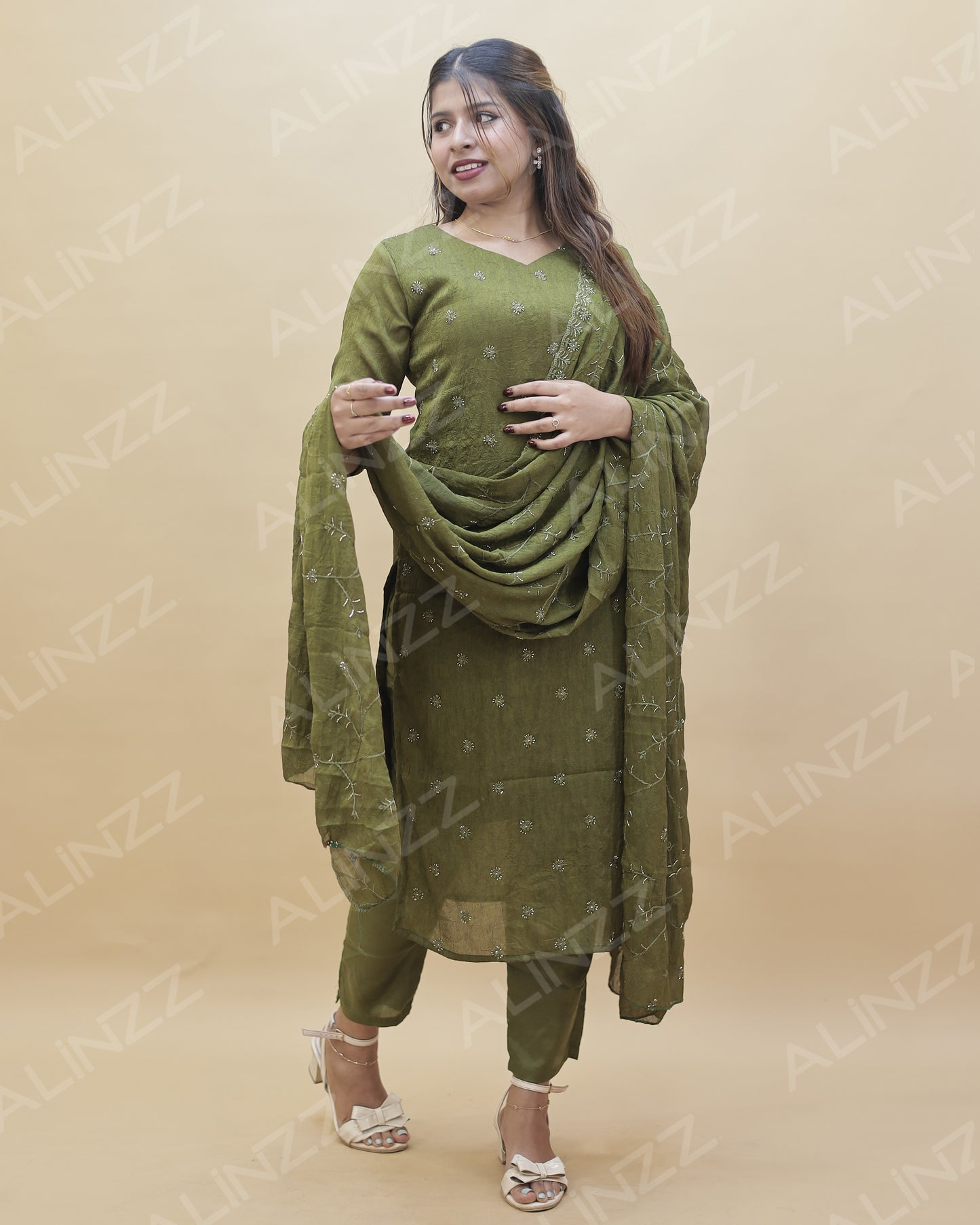 Womens Floral Embroidered Churidar Set – R572