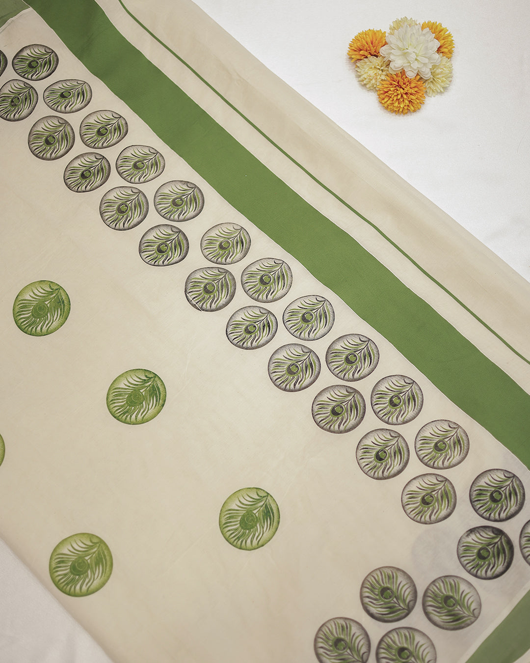 Kerala Set Saree – Handpainted Peacock Leaf Mural-G311