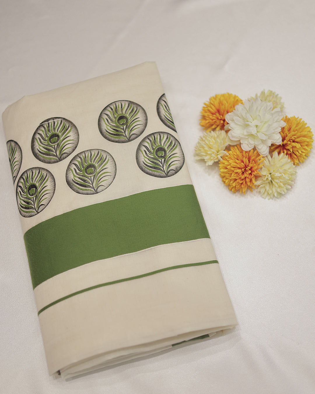 Kerala Set Saree – Handpainted Peacock Leaf Mural-G311