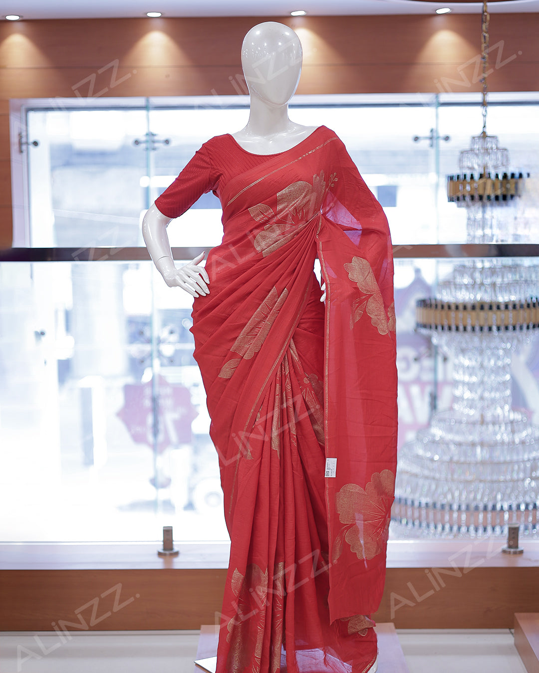 Women's Vichithra Silk Saree - R422