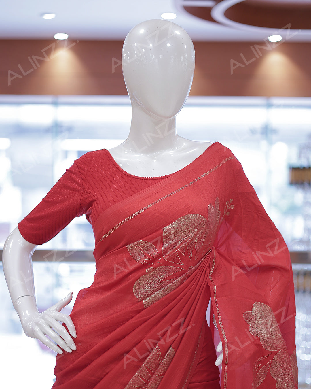 Women's Vichithra Silk Saree - R422