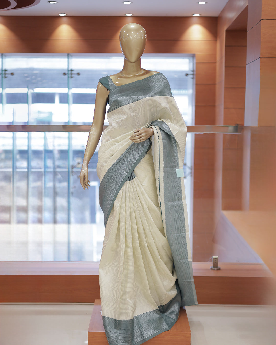 Womens Contrast Semi Silk Saree - R424