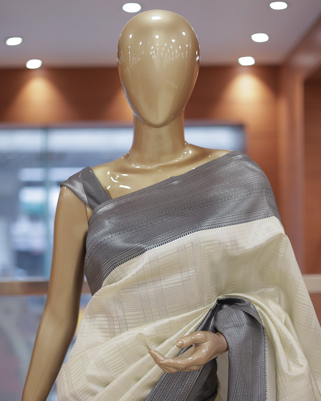 Womens Contrast Semi Silk Saree - R424