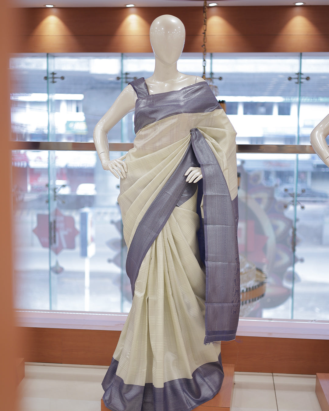 Womens Contrast Semi Silk Saree - R424