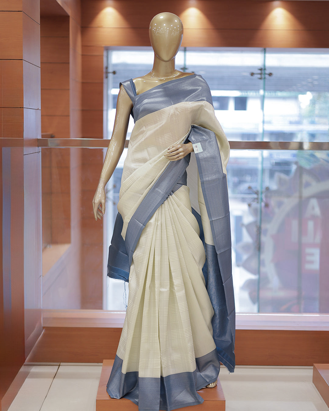 Womens Contrast Semi Silk Saree - R424
