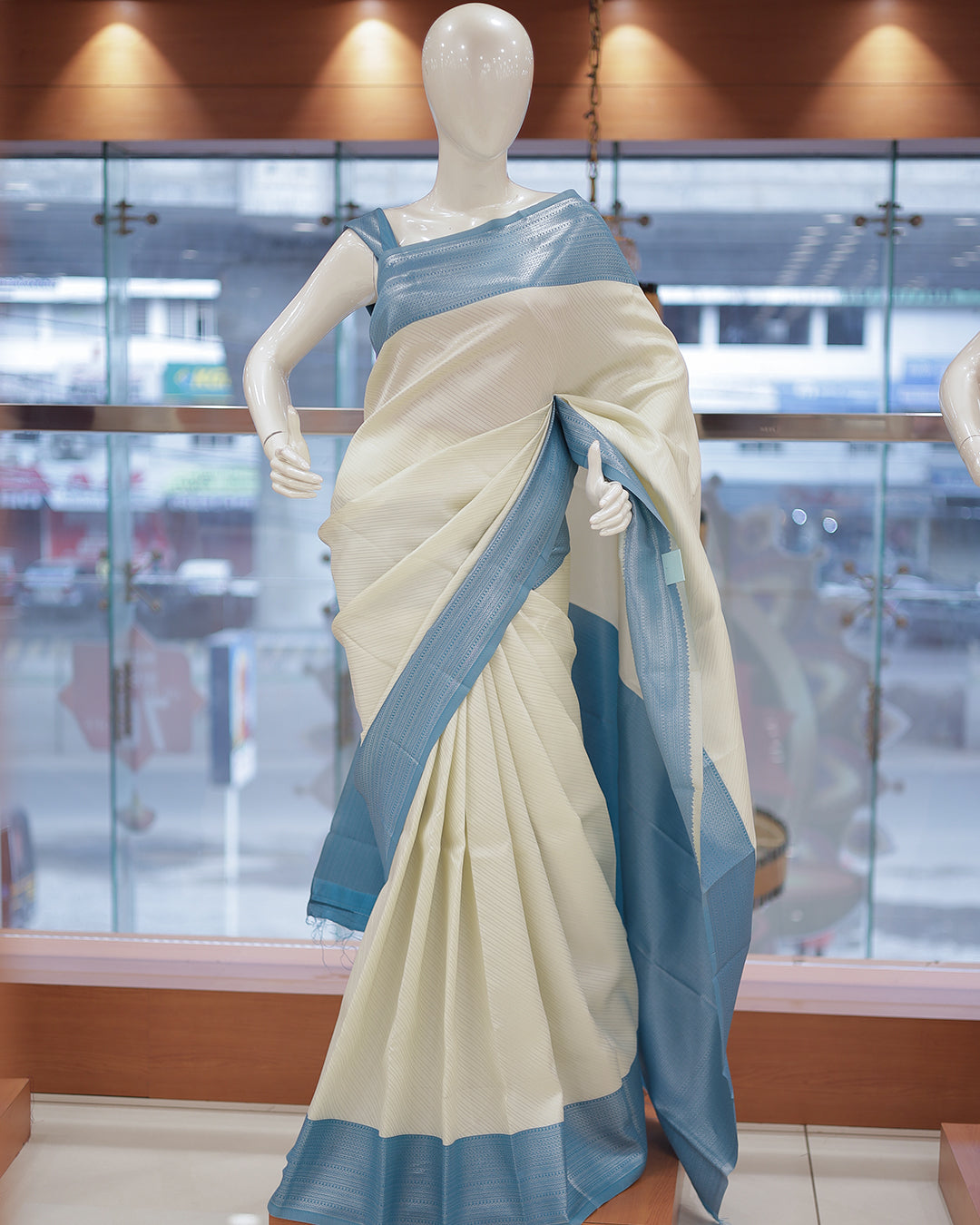 Womens Brocade Silks Saree contrast - R424