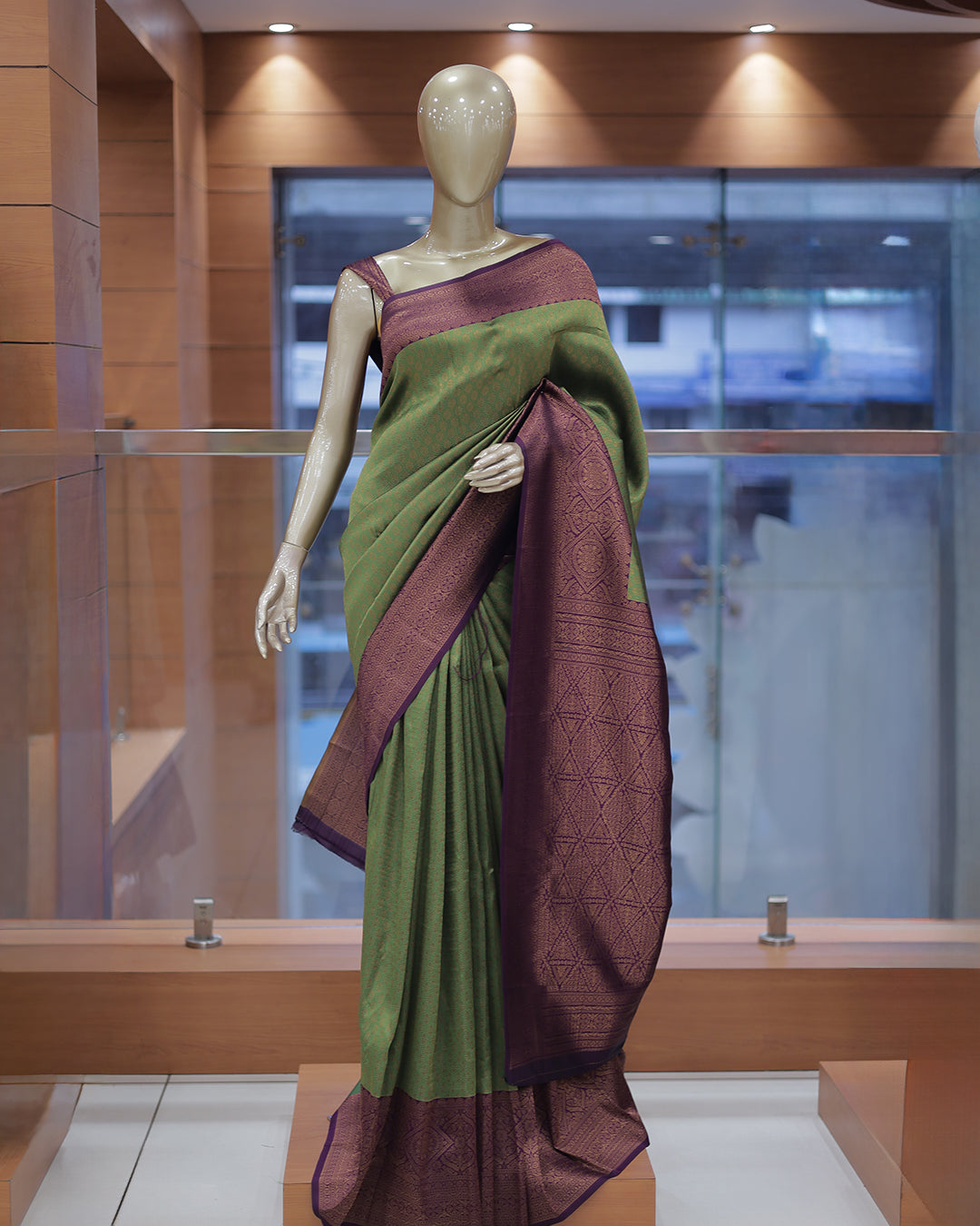 Womens Brocade Silks Saree - R428