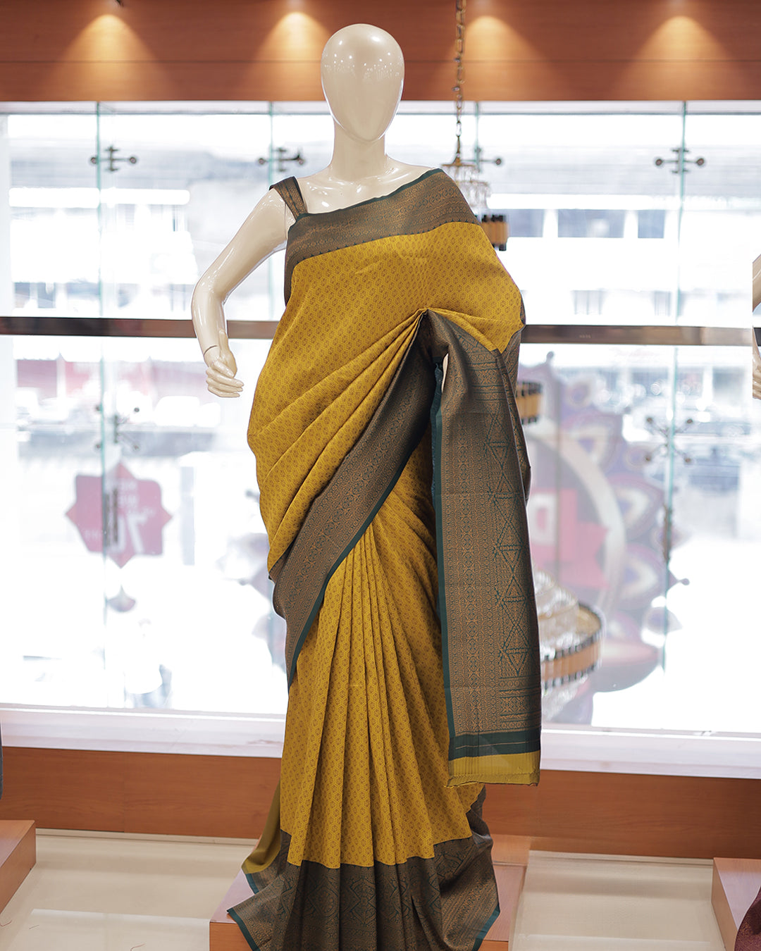 Womens Brocade Silks Saree - R428