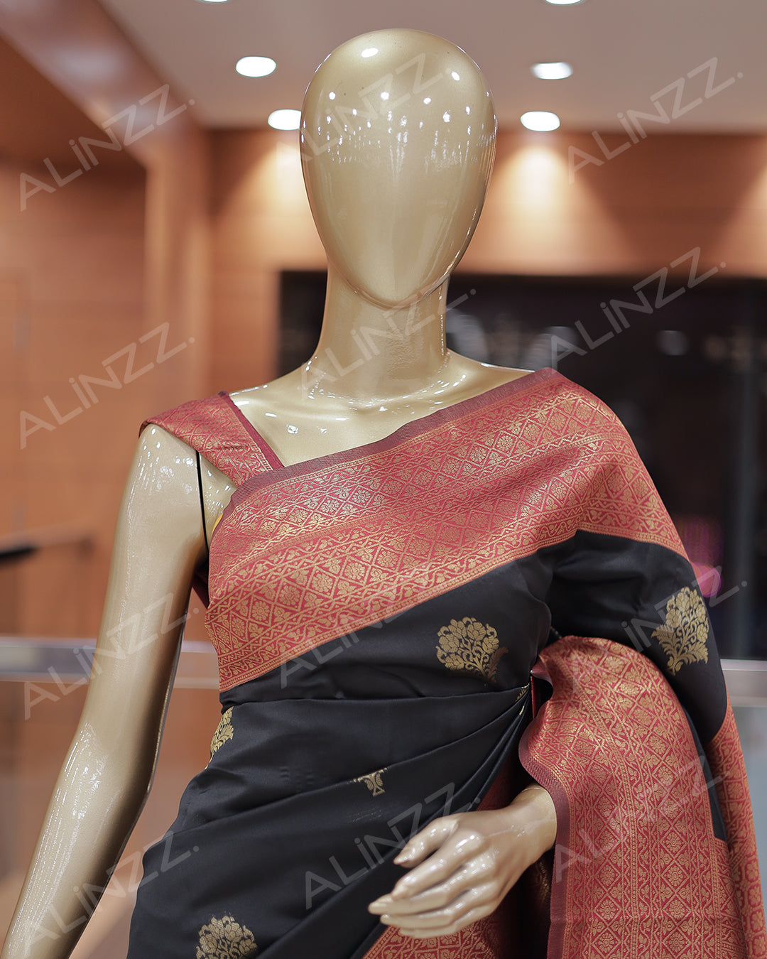 Women's Saree - R432