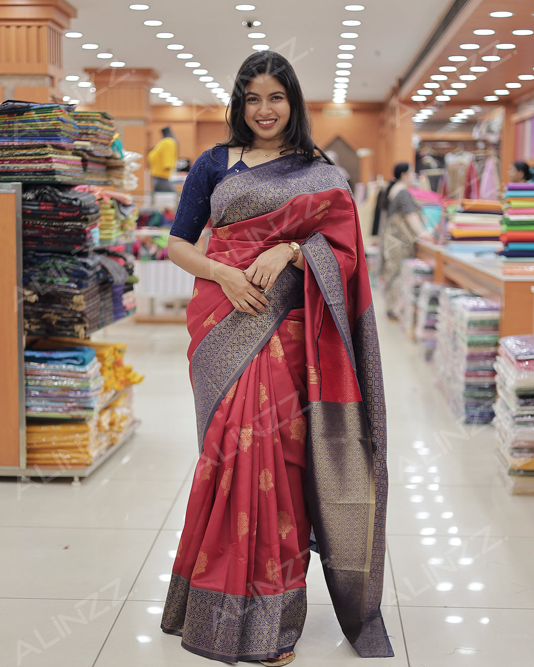 Women's Saree - R432