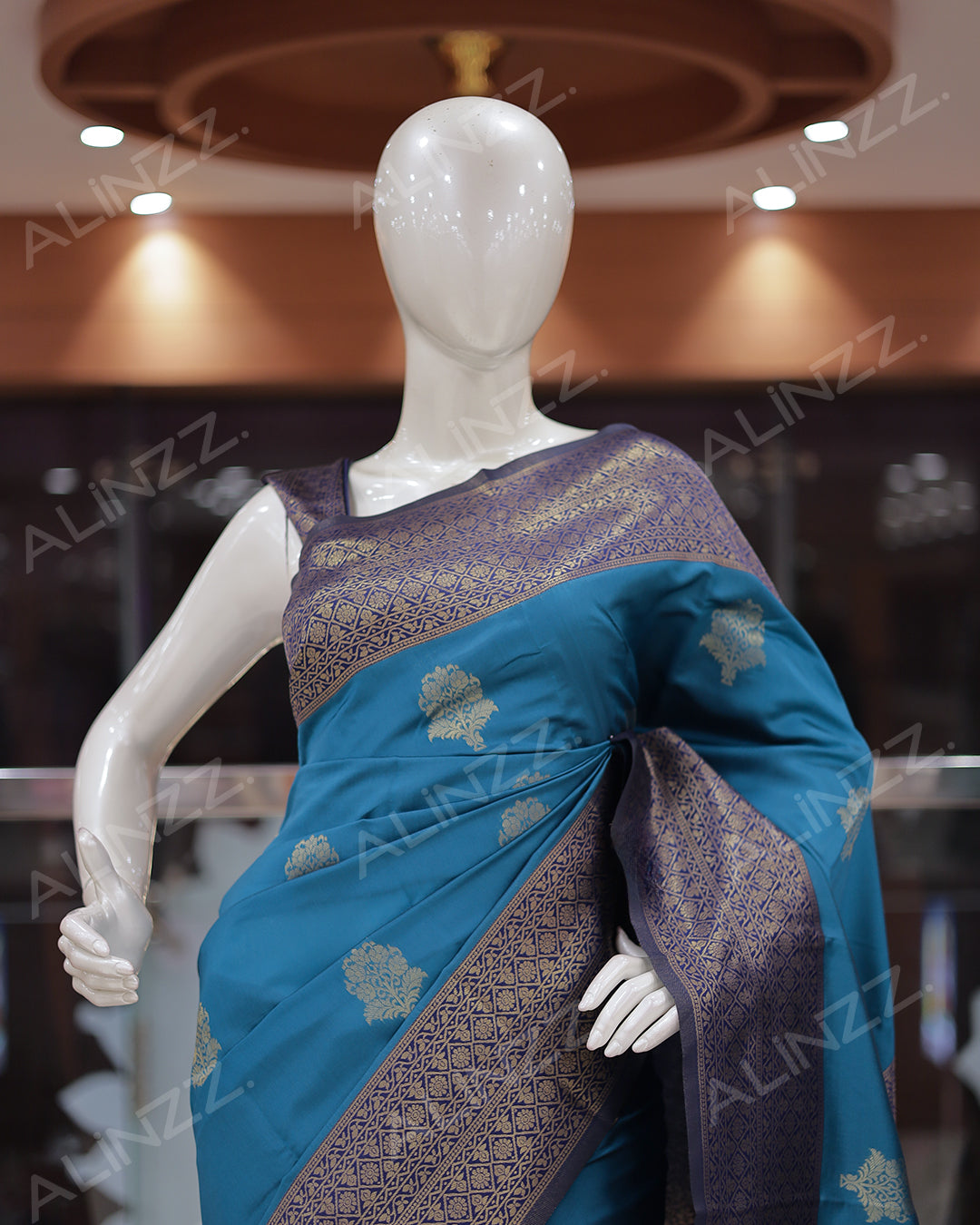 Women's Saree - R432