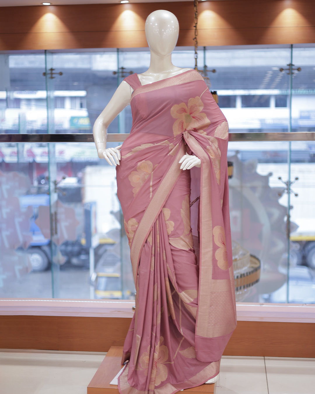 Women's Elegant Semi Silk Saree with Floral Motifs - R449