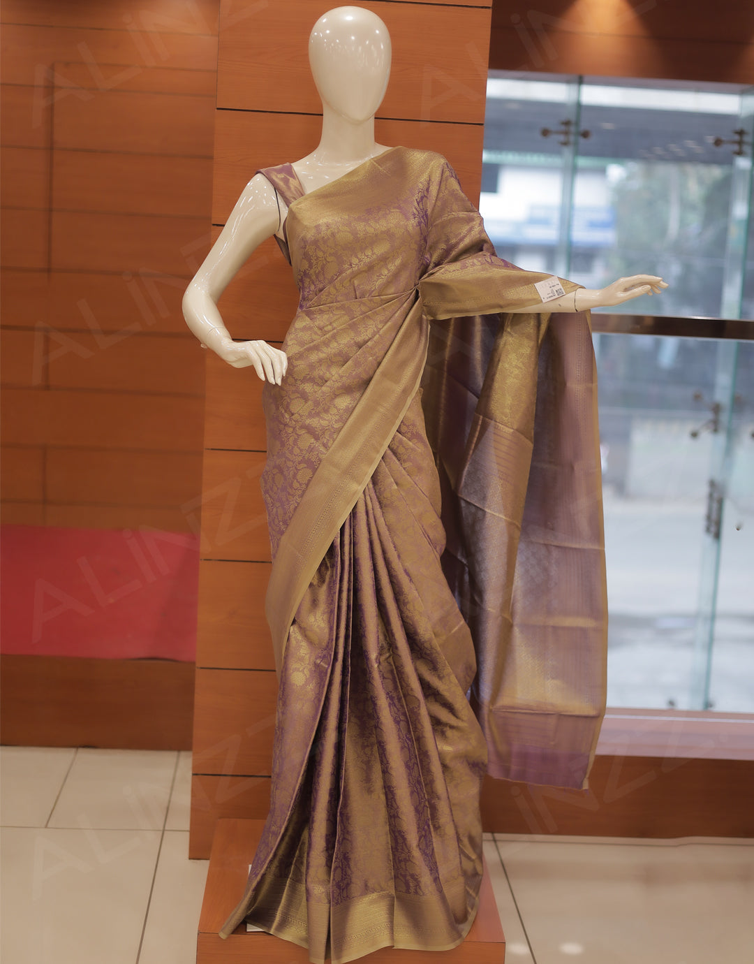 Tissue Brocade Floral Design Saree – R431