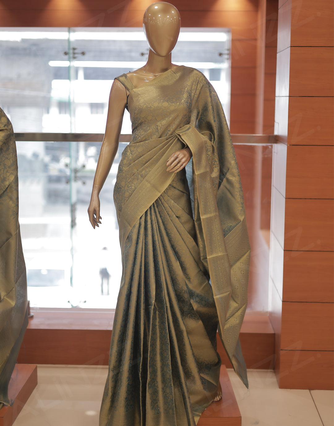 Tissue Brocade Floral Design Saree – R431