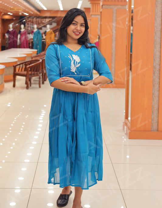 Womens Mul-Chanderi Floral Embroidered A-Line Kurti – R556