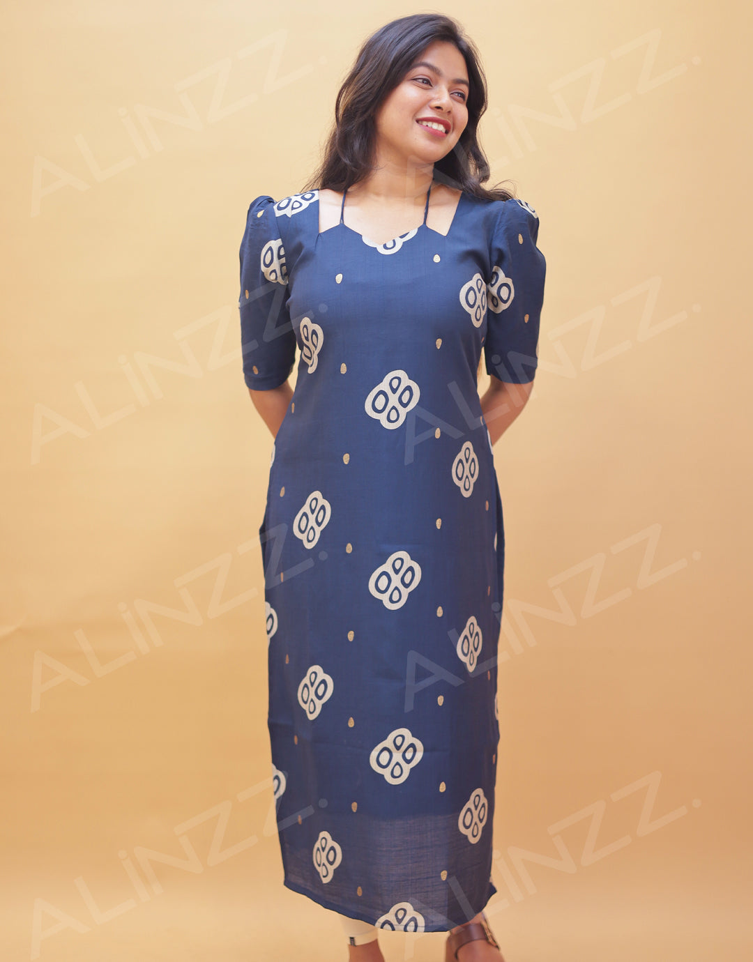 Womens Halter Neck Side Slit Top – R558