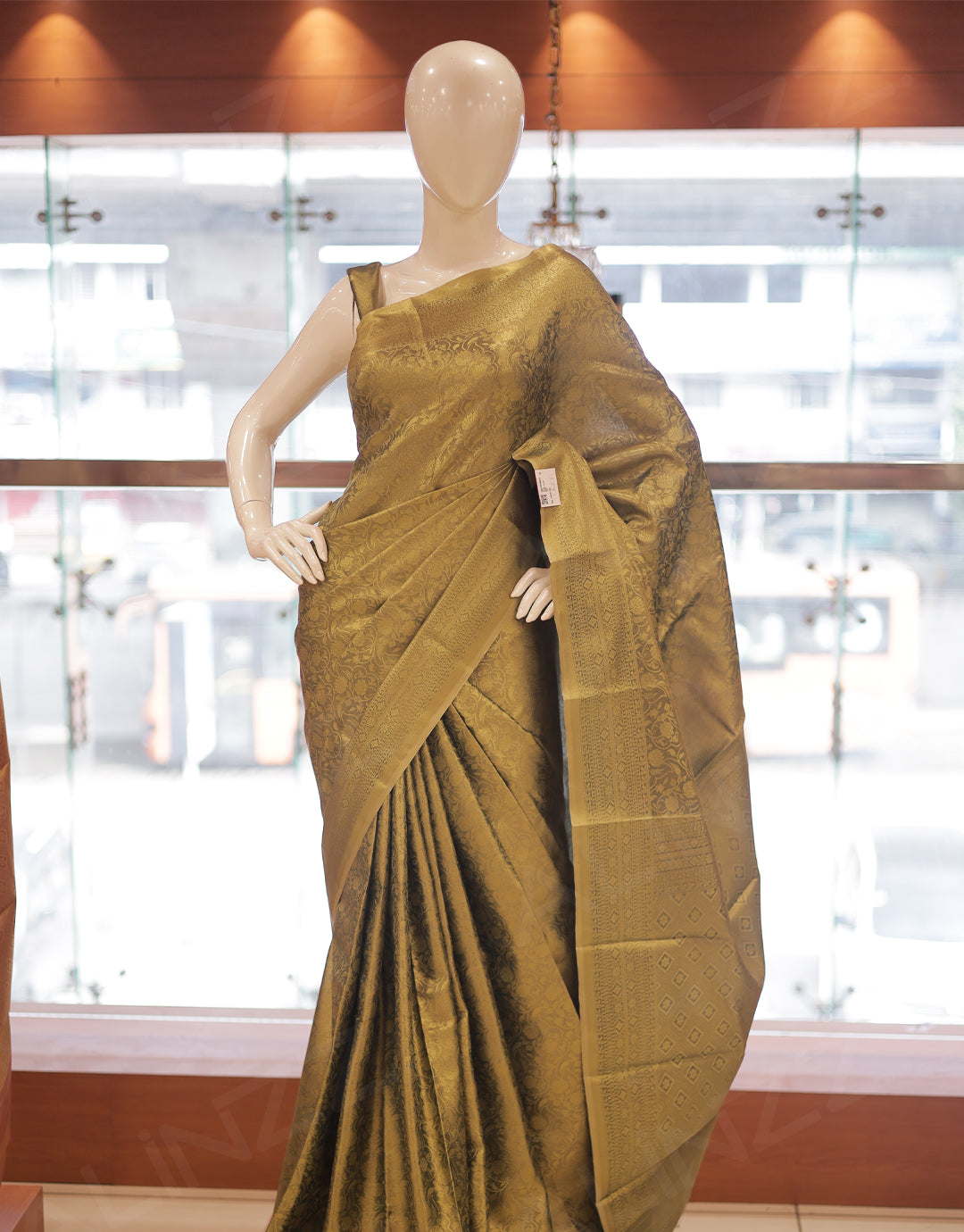 Tissue Brocade Floral Design Saree – R431