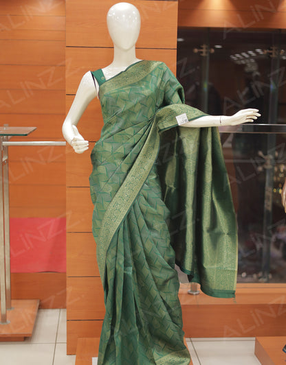 Brocade Fabric Wavy Lines Design Saree – R430