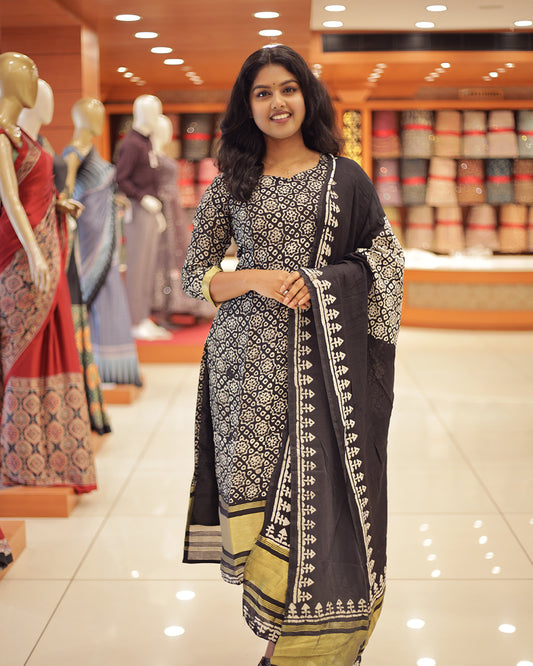 Women's Unstitched Salwar Suit  - 1328