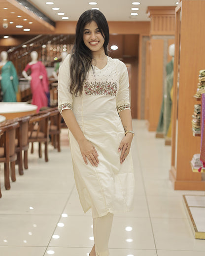 Women's Embroidery Kurthi -G370