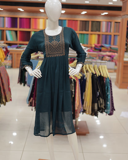 Diwali Special Offer Women's  kurti- D09