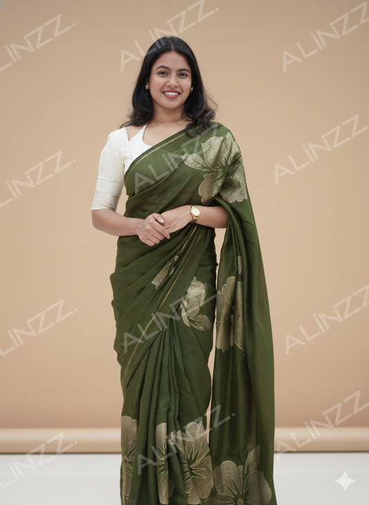 Women's Vichithra Silk Saree - R422