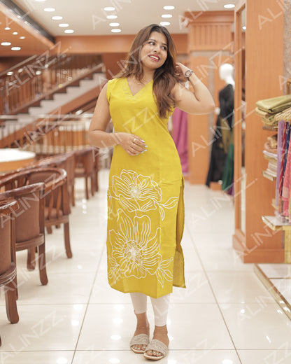 Side Slit Kurti – Floral Embroidery Vertical Fabric – R509