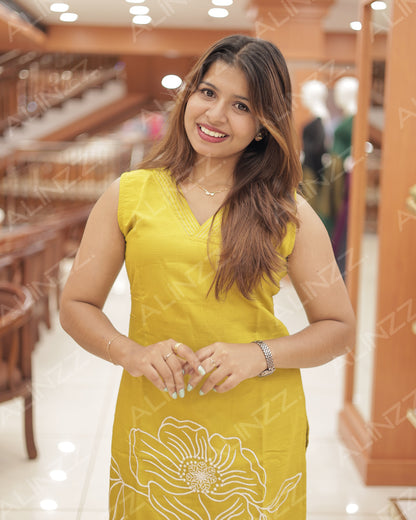 Side Slit Kurti – Floral Embroidery Vertical Fabric – R509