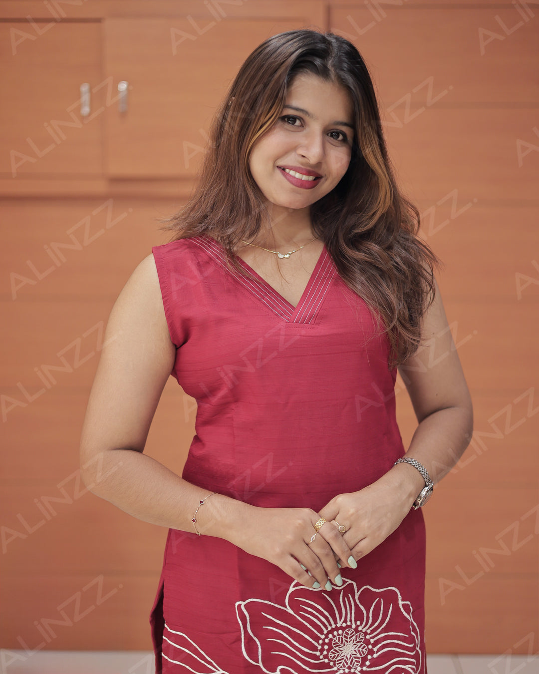 Side Slit Kurti – Floral Embroidery Vertical Fabric – R509