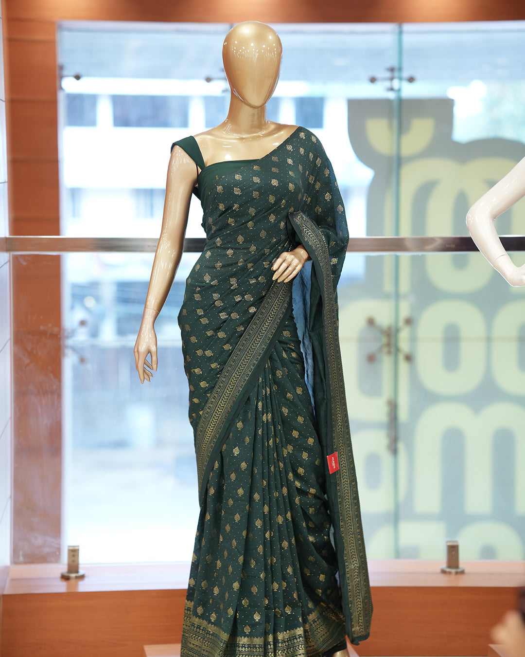 Vichithra Silk Saree- R228