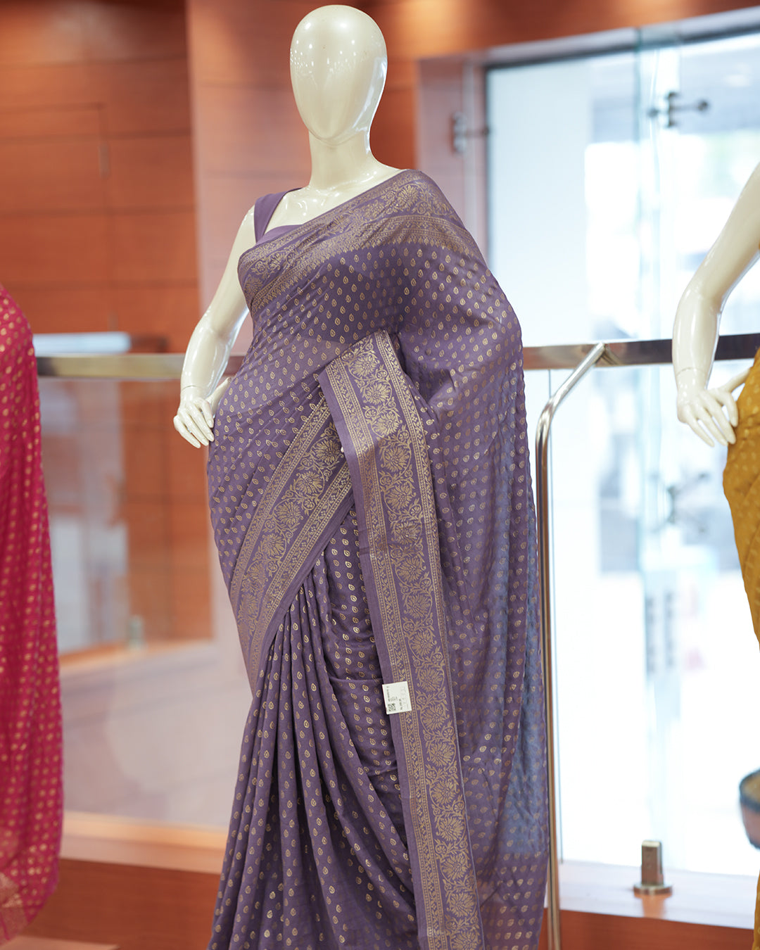 Women's Vichithra Silk Saree in Brocade design- R239