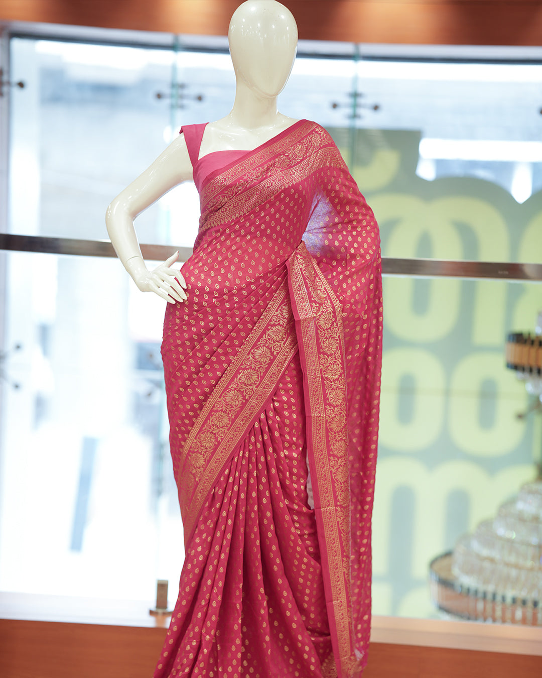 Women's Vichithra Silk Saree in Brocade design- R239