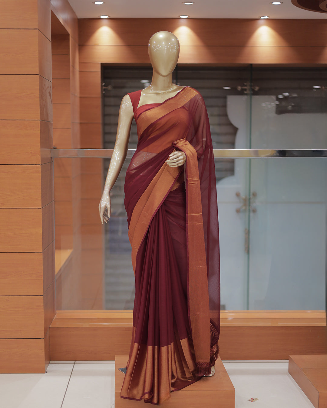 Elegant Women’s Chiffon Saree with Antique Border -DS01
