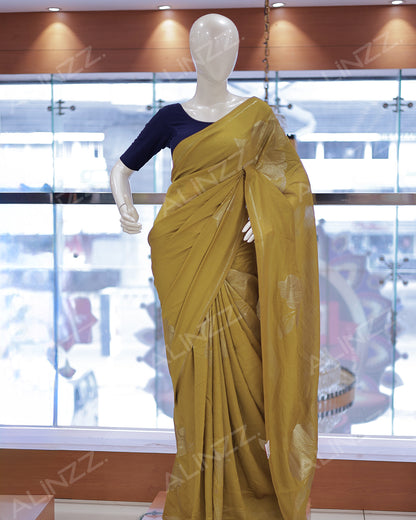 Women's Vichithra Silk Saree - R422