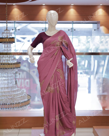 Women's Vichithra Silk Saree - R422