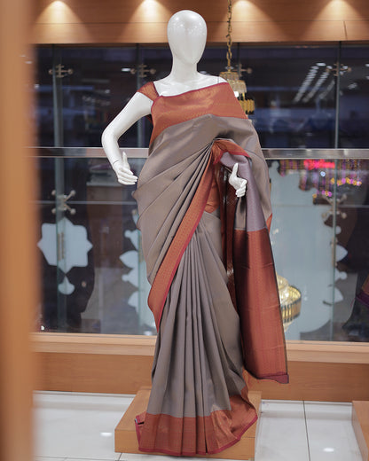 Women's Brocade Saree - R425