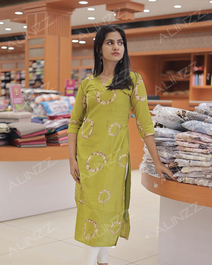 Trendy V-Neck Swirl Print Women's Slited Kurti - R474