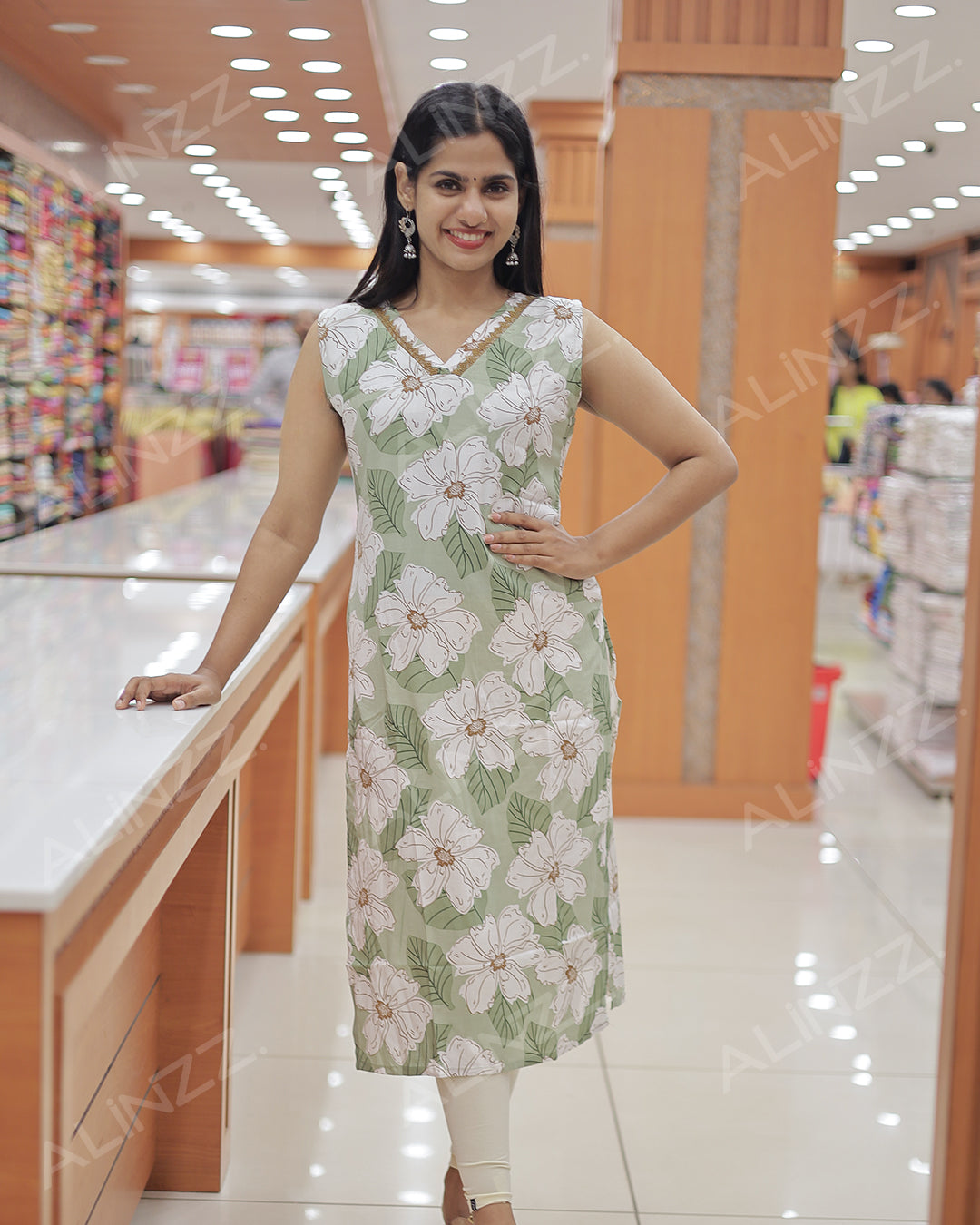 Women’s Sleeveless Floral Print Rayon Kurthi -R479