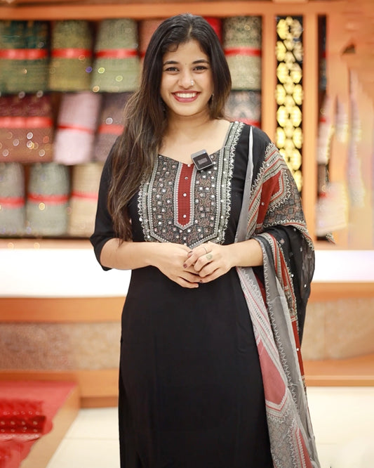 Women's Pakistani Salwar Suit with Chinnon Dupatta - 1277
