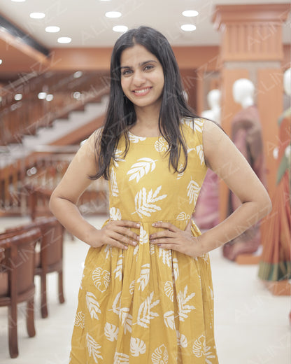 Womens Sleevless Cotton Leaf Design Princess Cut Pleated Frock – R532