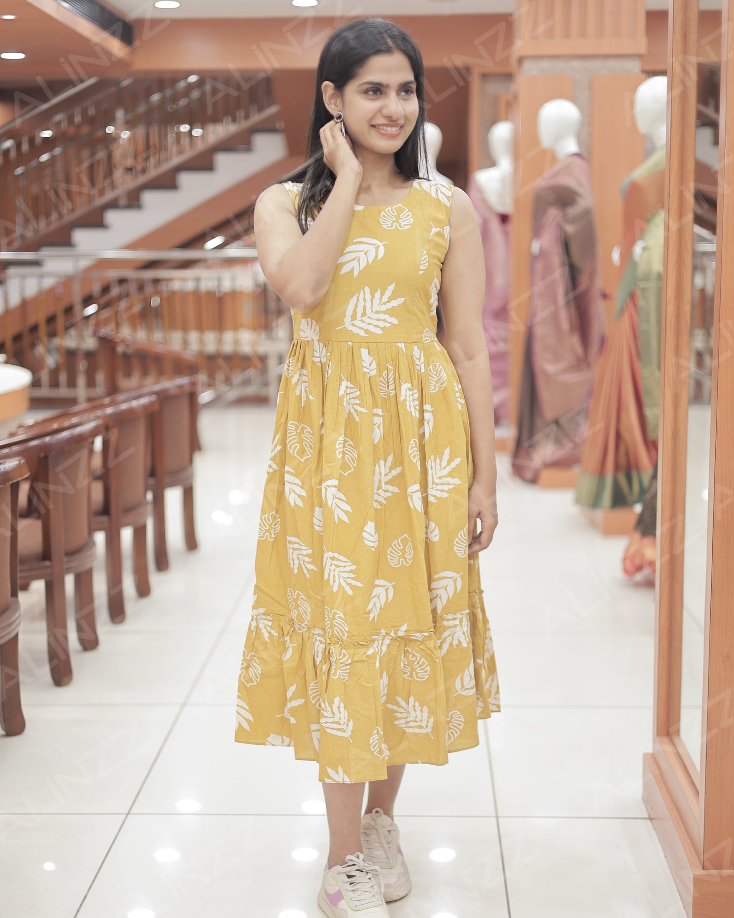 Womens Sleevless Cotton Leaf Design Princess Cut Pleated Frock – R532