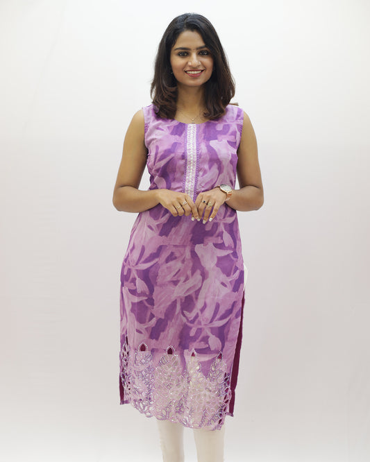 Elegant Sleeveless Slitted Kurthi in Blended Georgette with Dhaman Cutwork-1477