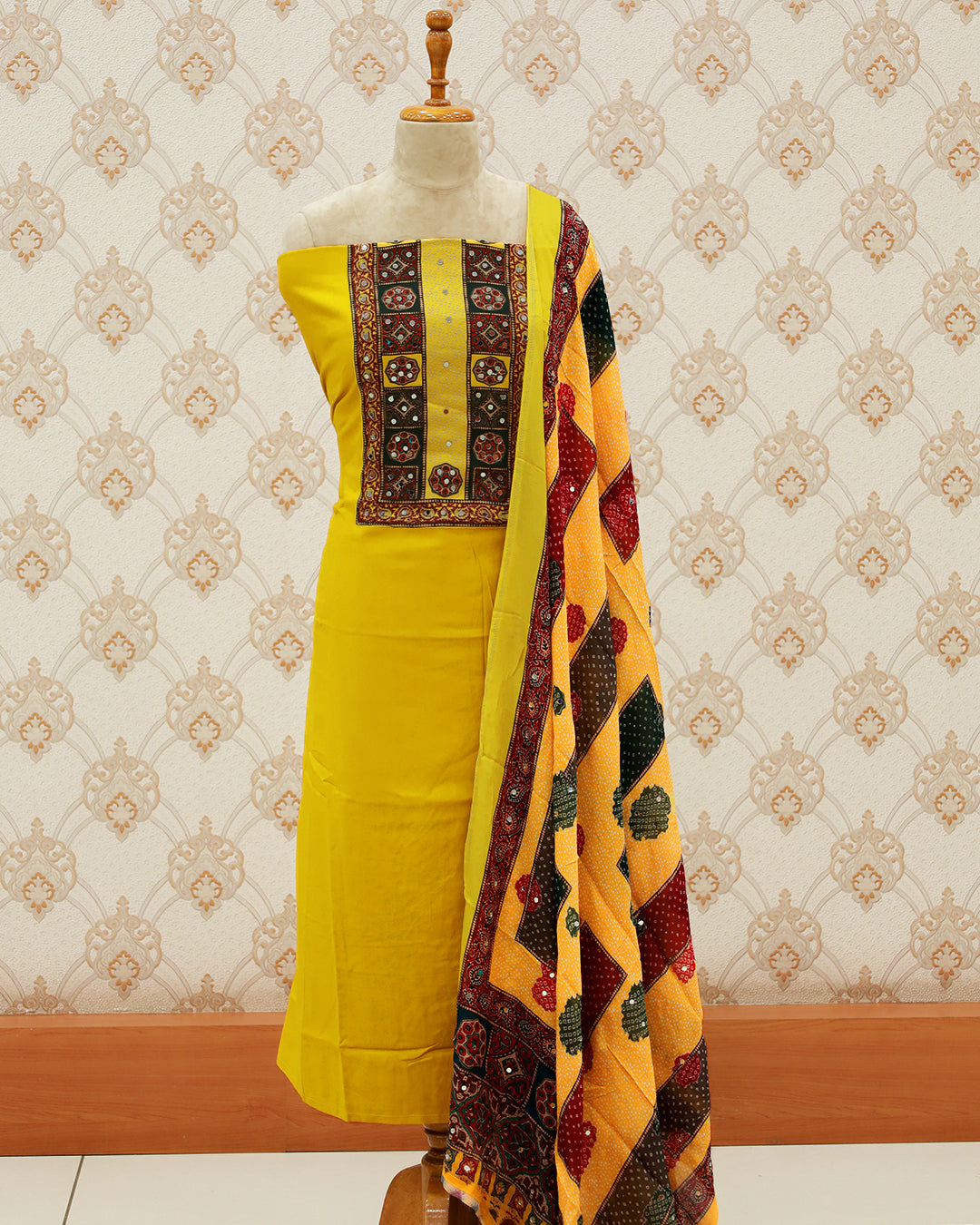 Women's Pakistani Salwar Suit with Chinnon Dupatta - 1277