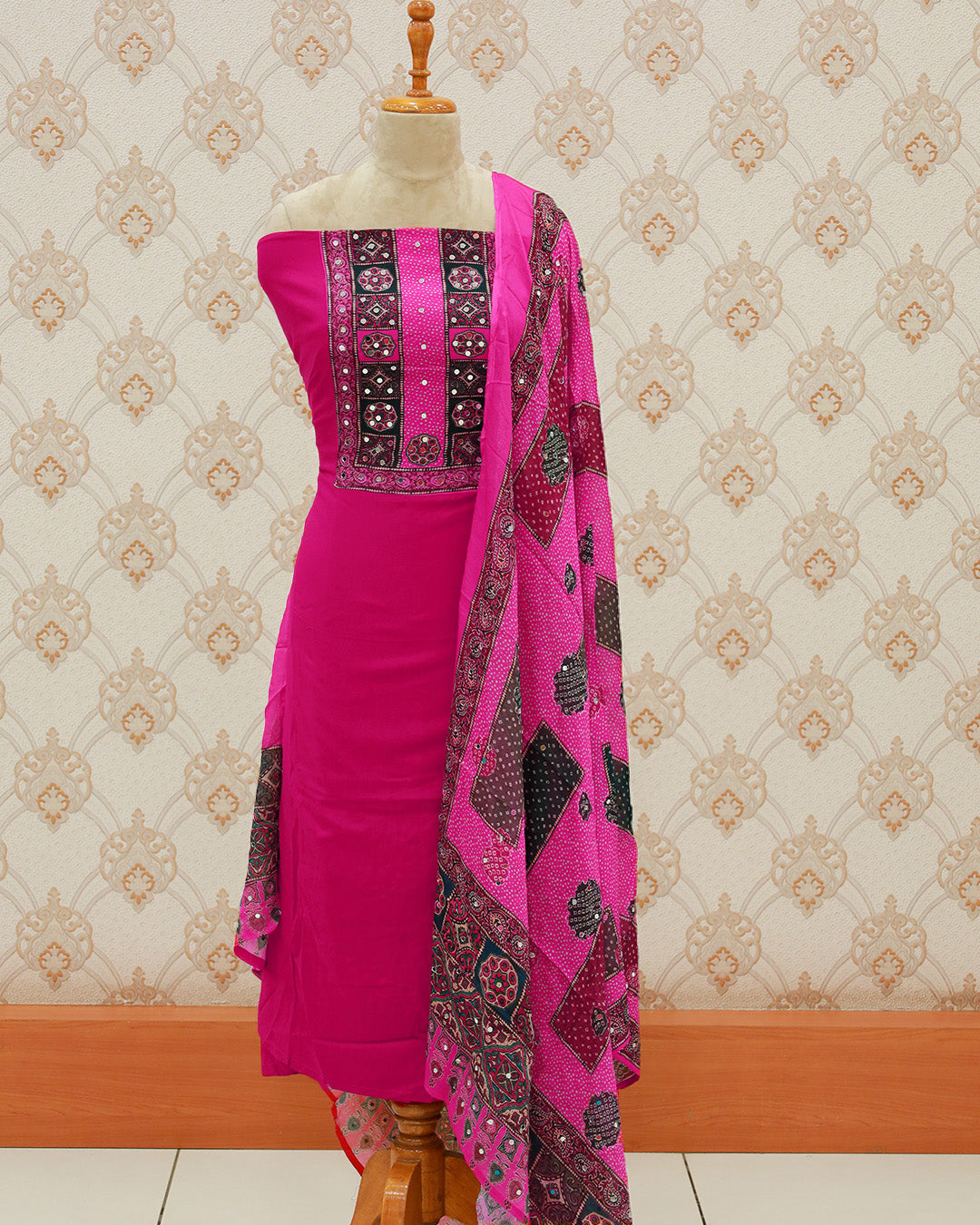Women's Pakistani Salwar Suit with Chinnon Dupatta - 1277
