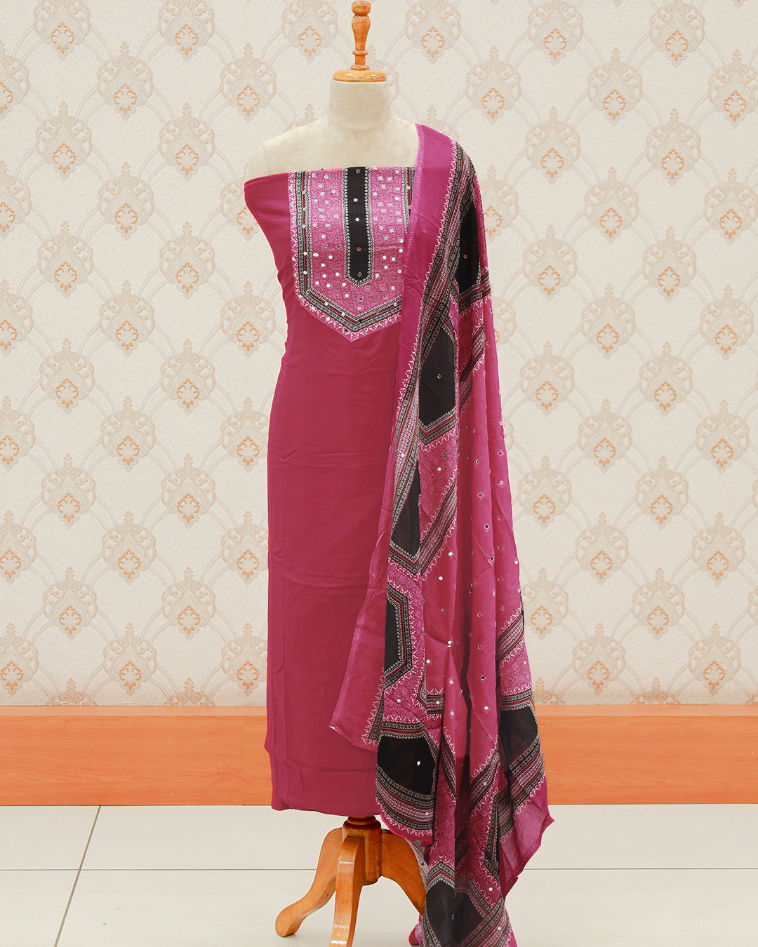 Women's Pakistani Salwar Suit with Chinnon Dupatta - 1277