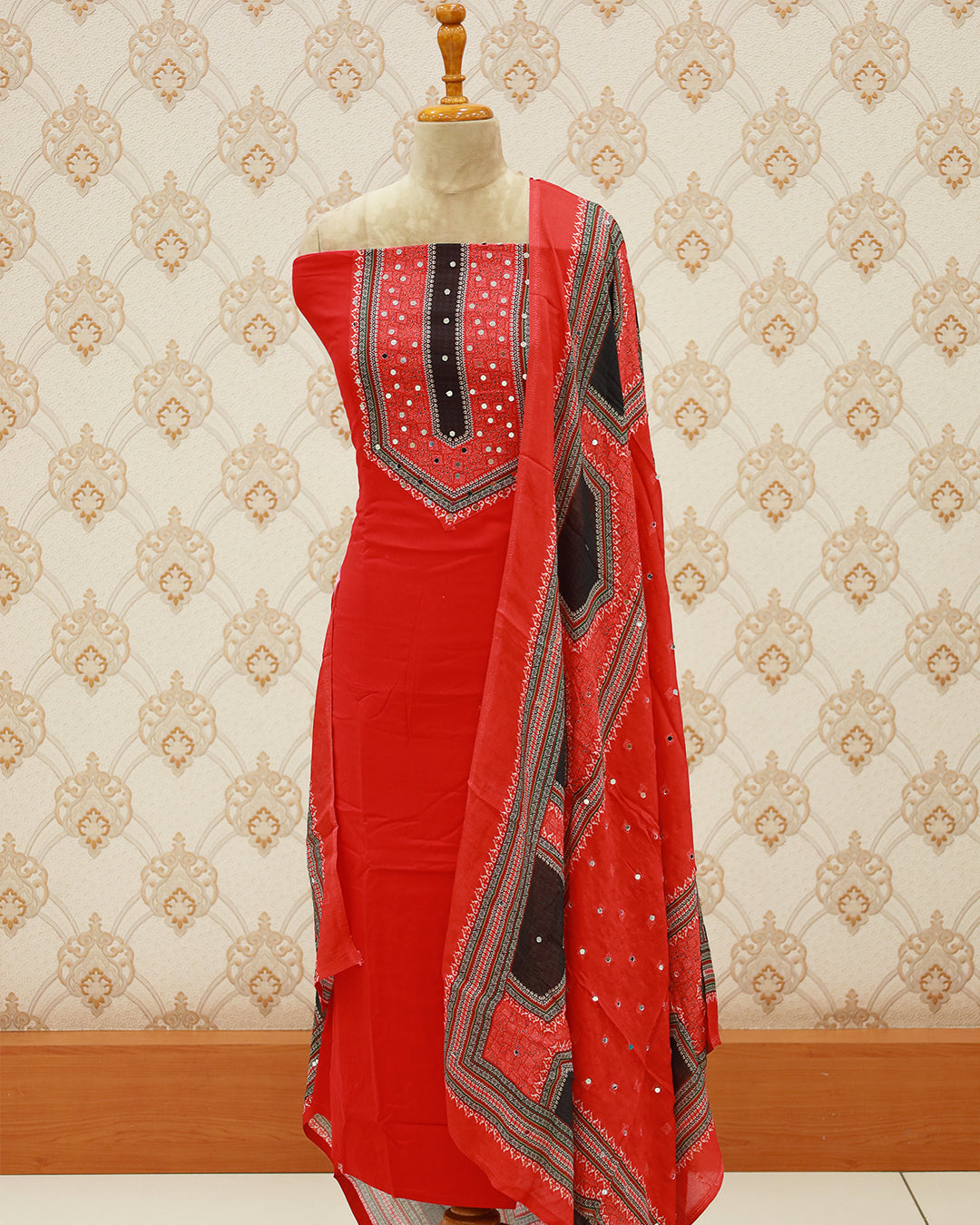 Women's Pakistani Salwar Suit with Chinnon Dupatta - 1277