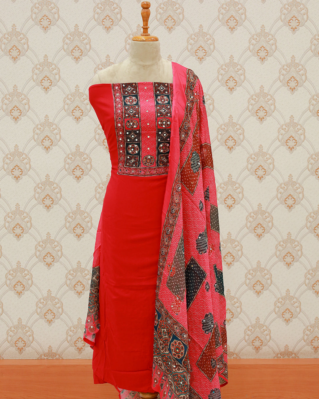 Women's Pakistani Salwar Suit with Chinnon Dupatta - 1277