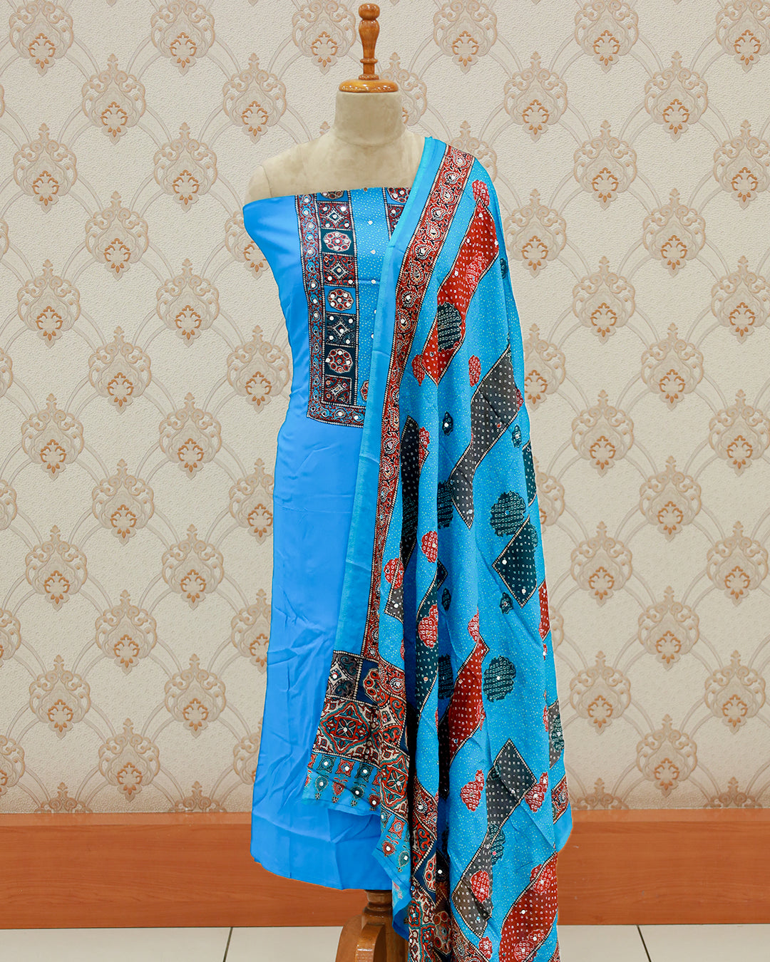 Women's Pakistani Salwar Suit with Chinnon Dupatta - 1202